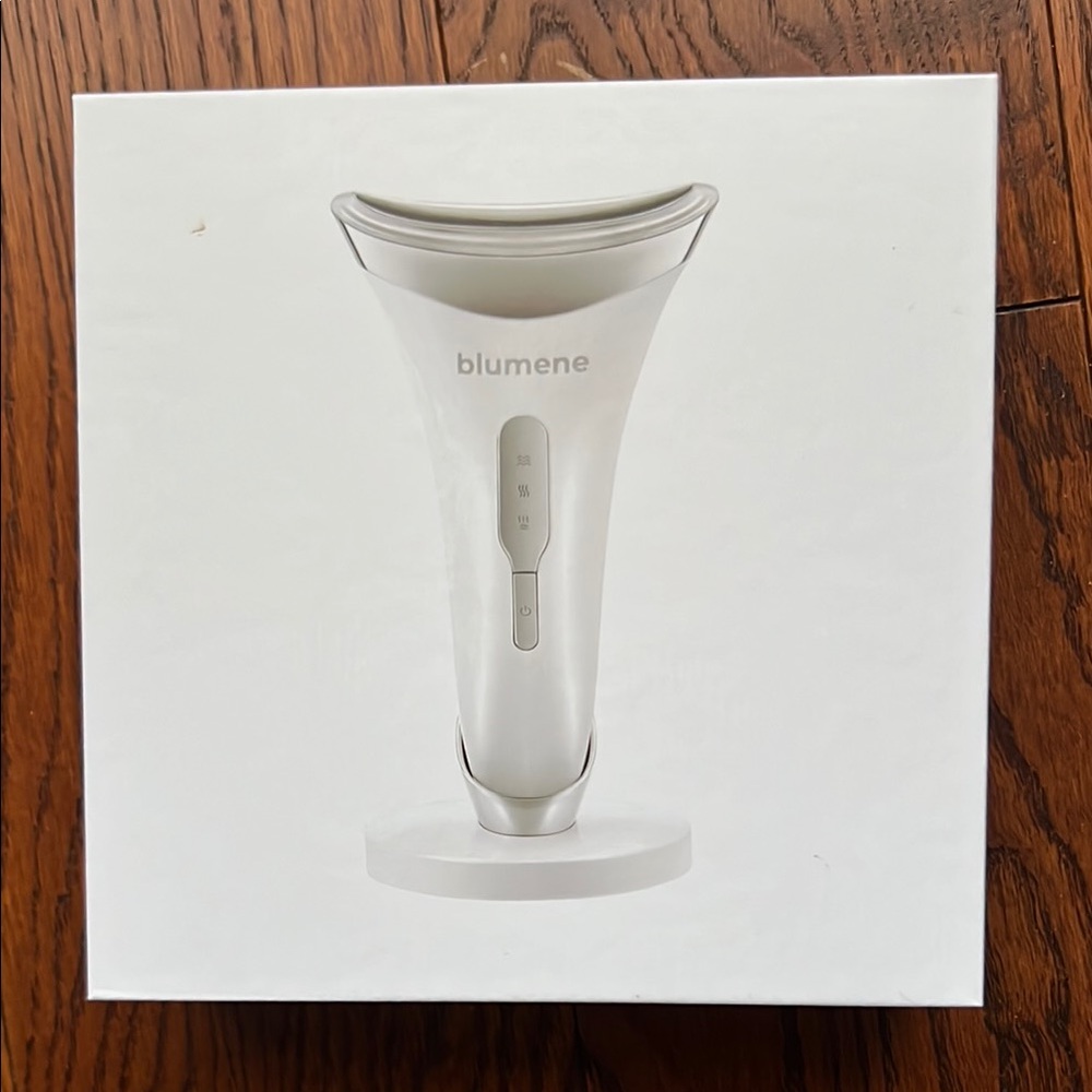 Blumene Facial Device in White